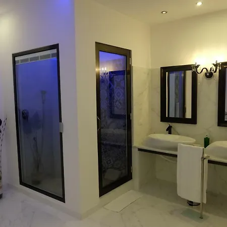 White Idromassaggio Su Richiesta Prázdninový dům *