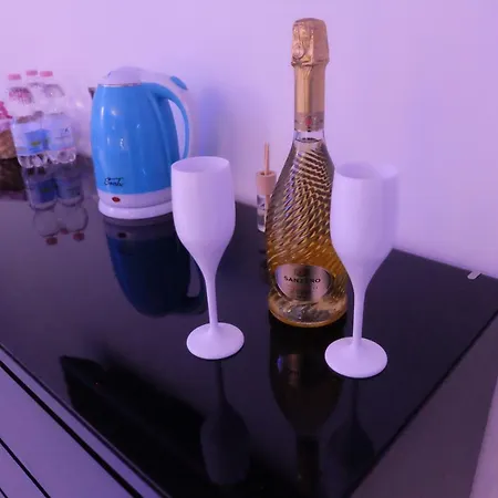 White Idromassaggio Su Richiesta *