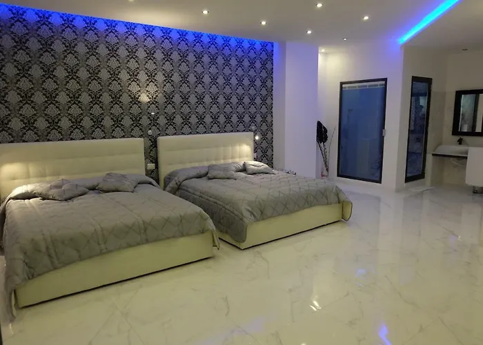 White Idromassaggio Su Richiesta * Neapel