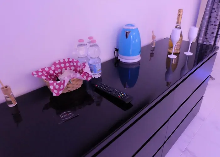 White Idromassaggio Su Richiesta 펜션 나폴리