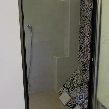 White Idromassaggio Su Richiesta *