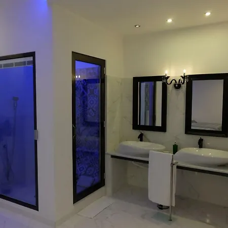 White Idromassaggio Su Richiesta